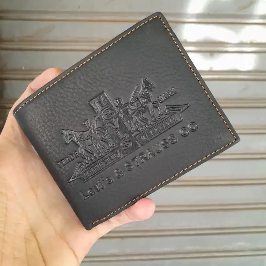 DOMPET KULIT ASLI PRIA HITAM /LEVIS