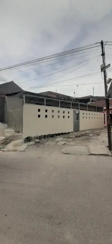 Rumah kontrakan cocok untuk base camp logistik, JNE, TIKI, dll.