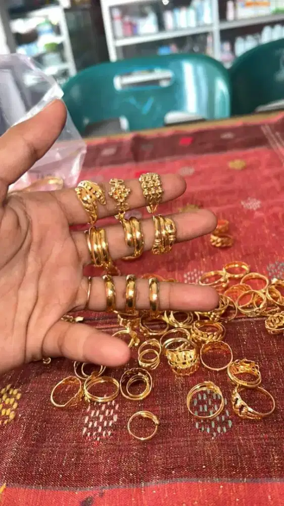 Terima jual beli emas & berlian tanpa surat dengan harga tinggi,,