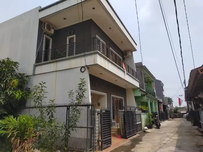 Di jual rumah 2 lantai perumahan telaga metro Ciledug kota tangerang