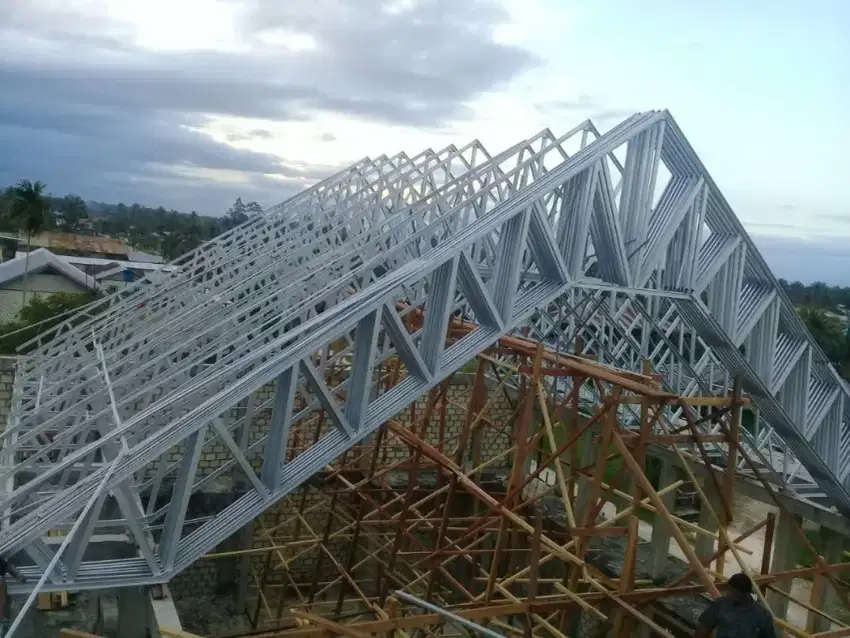 Tukang borong atap baja ringan