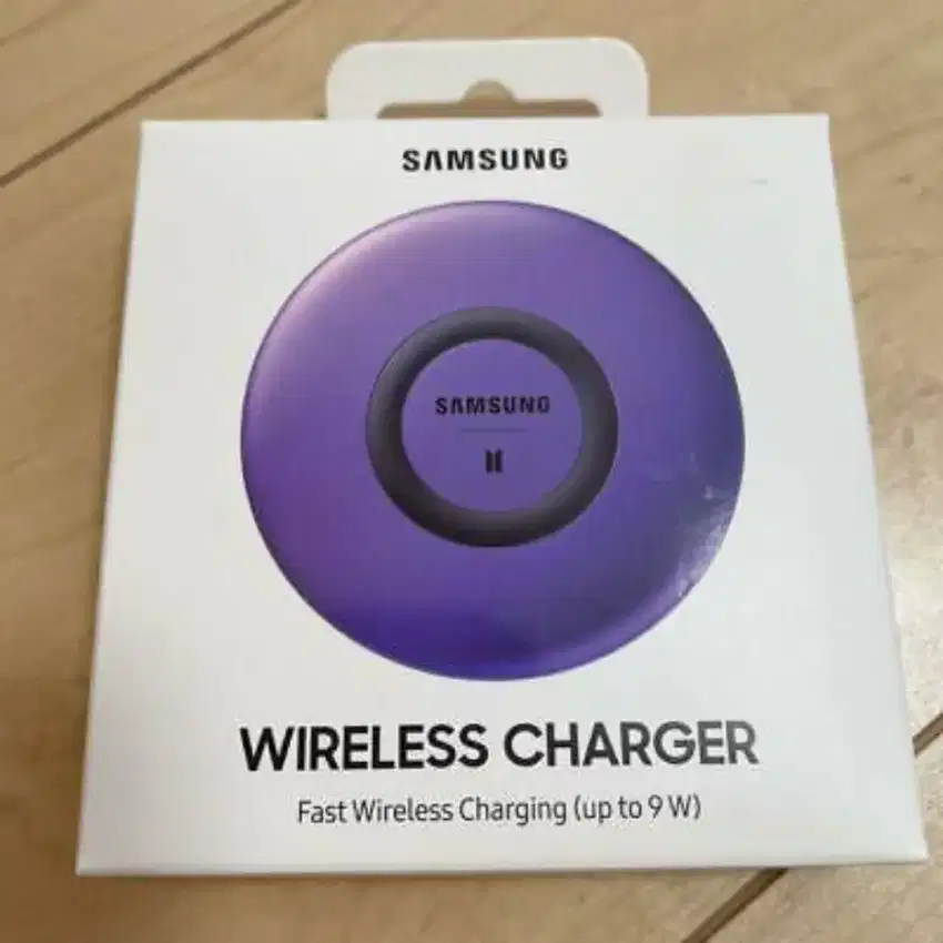 Wireless charger samsung s20 bts .