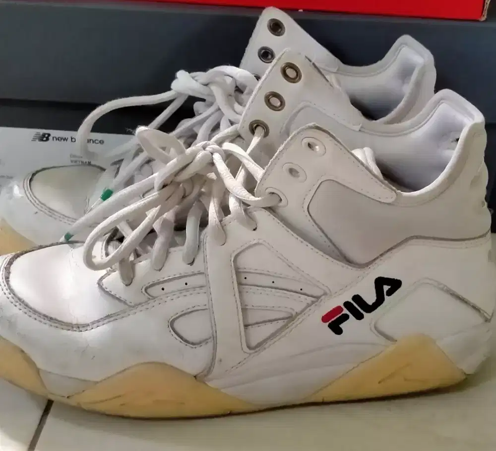 Sepatu merk FILA