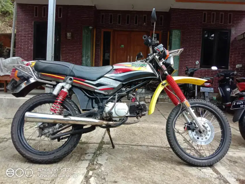 Di jual Honda win 100