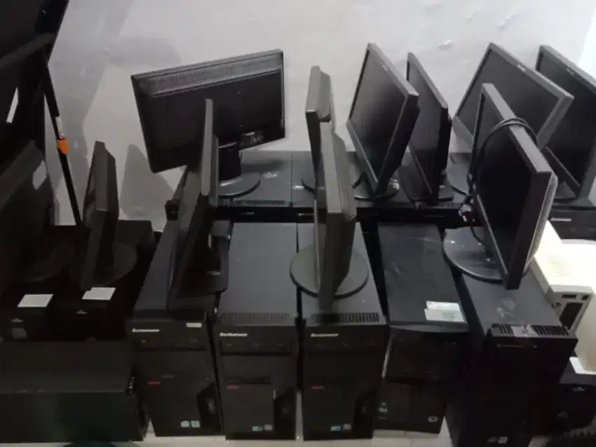 Membeli Monitor Bekas