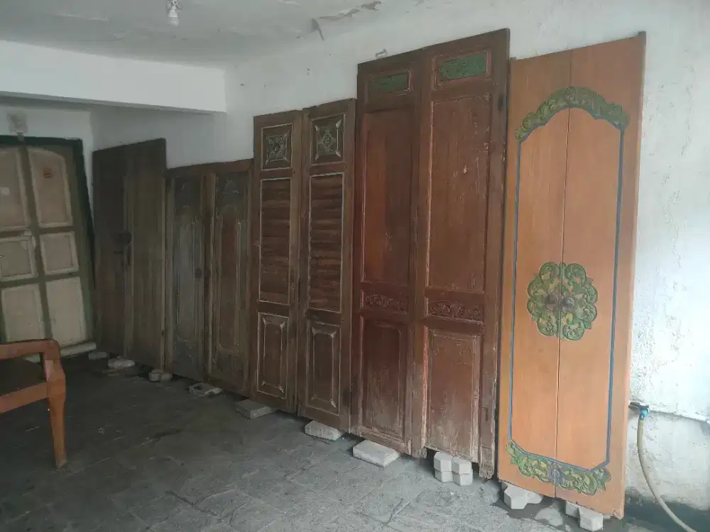 Aneka pintu jati tua