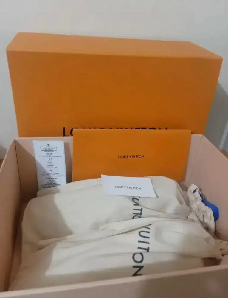 Sepatu Branded LV Louis Vuitton 100% ORIGINAL