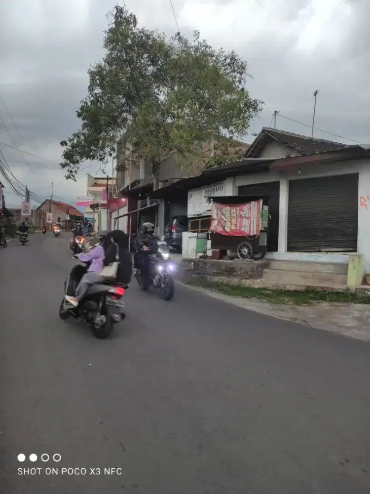 Jual tanah lokasi pinggir jln kartika UNS solo luas 127mtr hrg 8,5jt/m