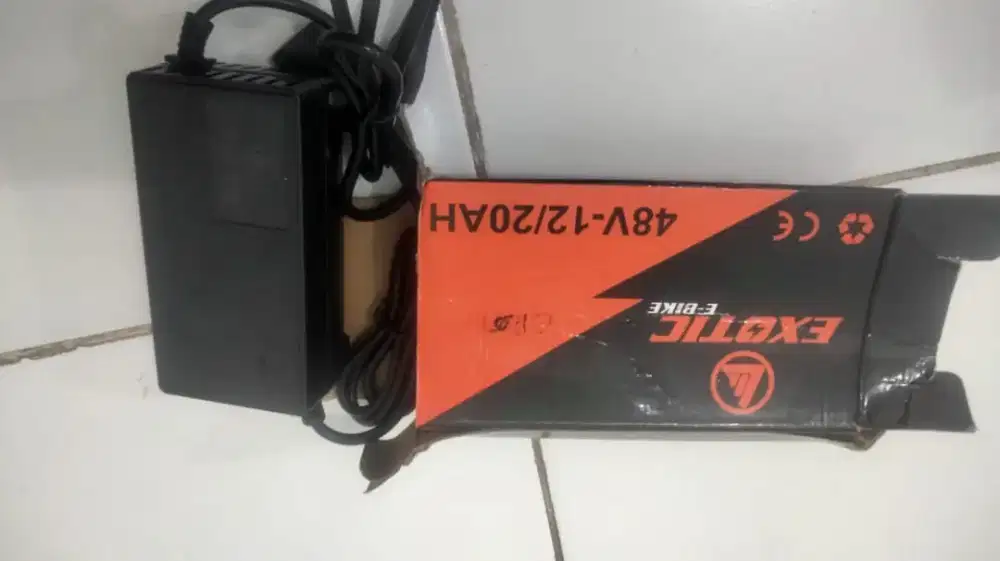 Charger sepeda listrik