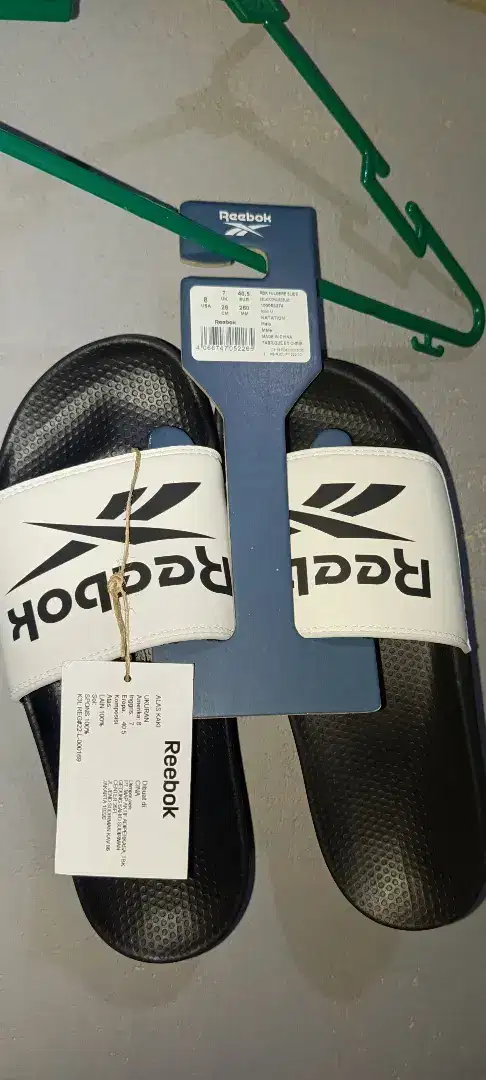 Sandal reebok ufc khabib