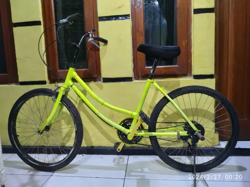 SEPEDA MINION DOUBLE FRAME UK 24