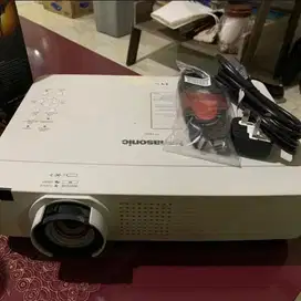 Proyektor Projector Panasonic PT-VX400