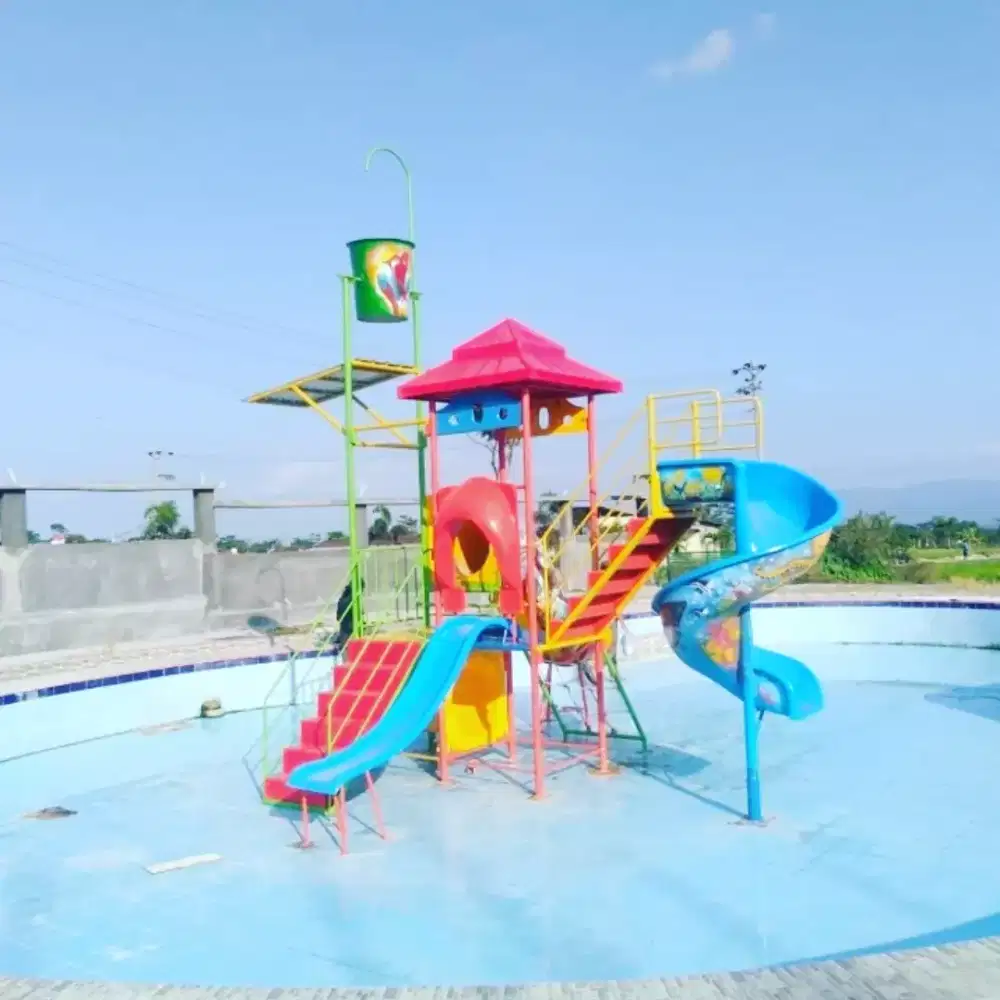 Playground kolam renang