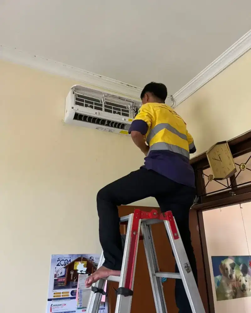 Service AC Bergaransi