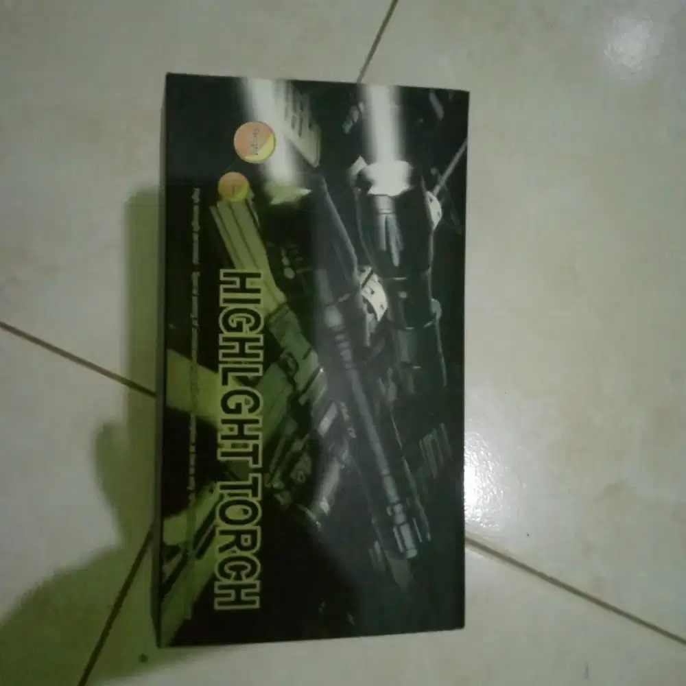 Senter SWAT police LED T6/99000w free dua batrey dan charger