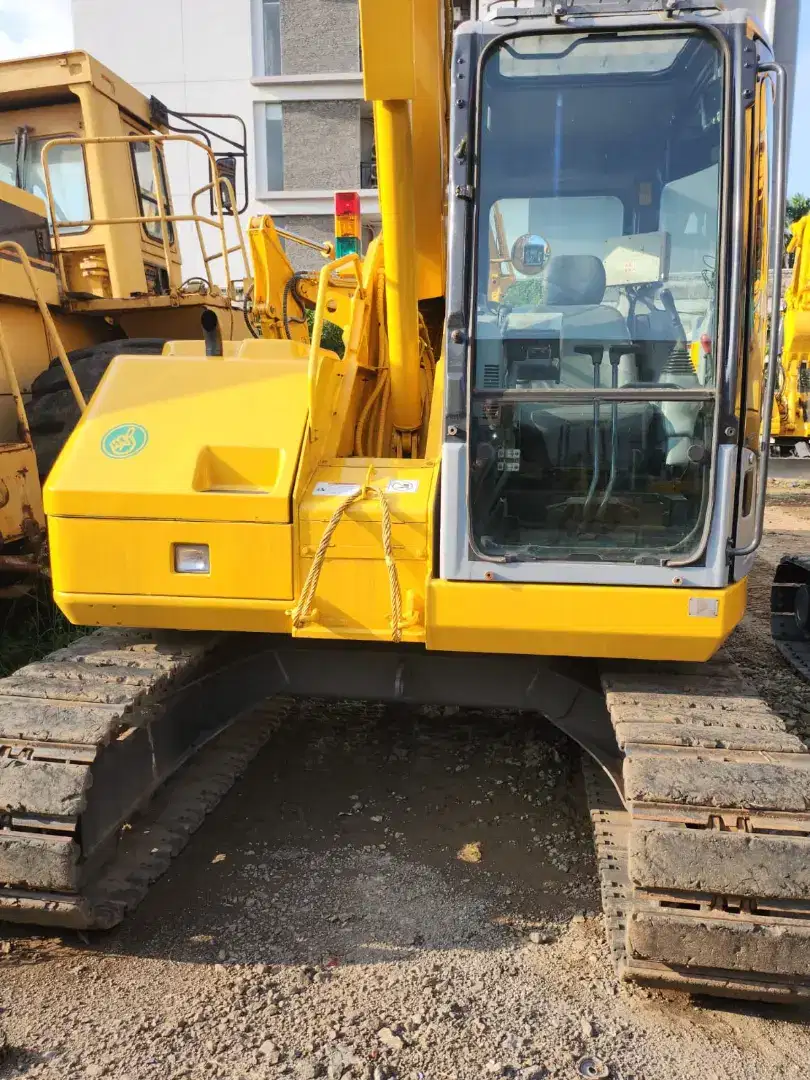 Telescopic crawler crane 4.9 ton