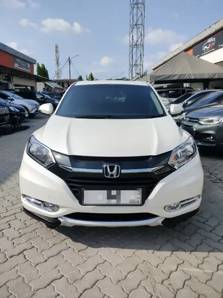 Honda Hrv Tipe E Cvt A T Putih Thn Kilometer Rendah Mobil