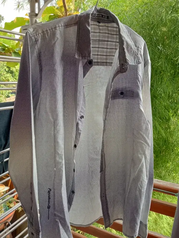 Kemeja broken white motif