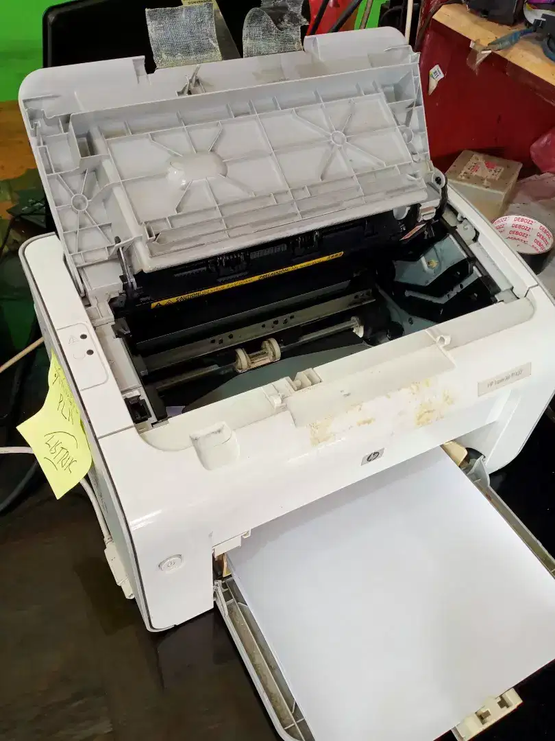 Dijual printer hp LaserJet 1102 .nego tipis.sipapakai.lengkap.tonernya