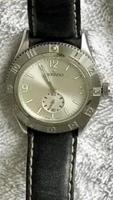 DIJUAL : Jam Tangan Pria Trendy - MOVADO