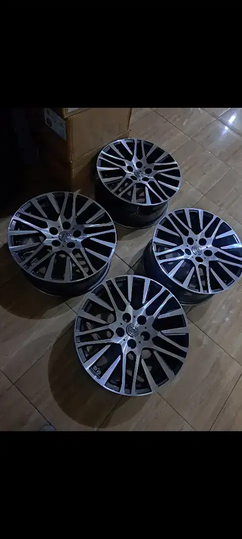 Velg R18 pcd 5x114  rep toyota alphard/vellfere.