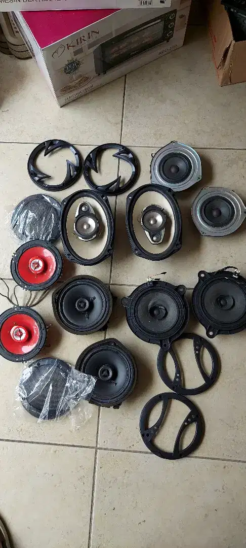 Dijual speaker mobil ex simpanan digudang kondisi masih berfungsi baik