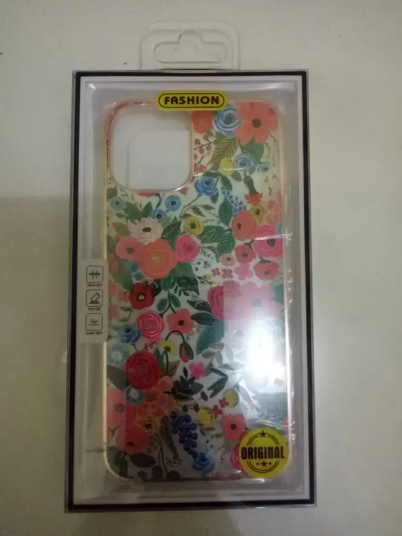 Casing iphone 12 pro max baru.