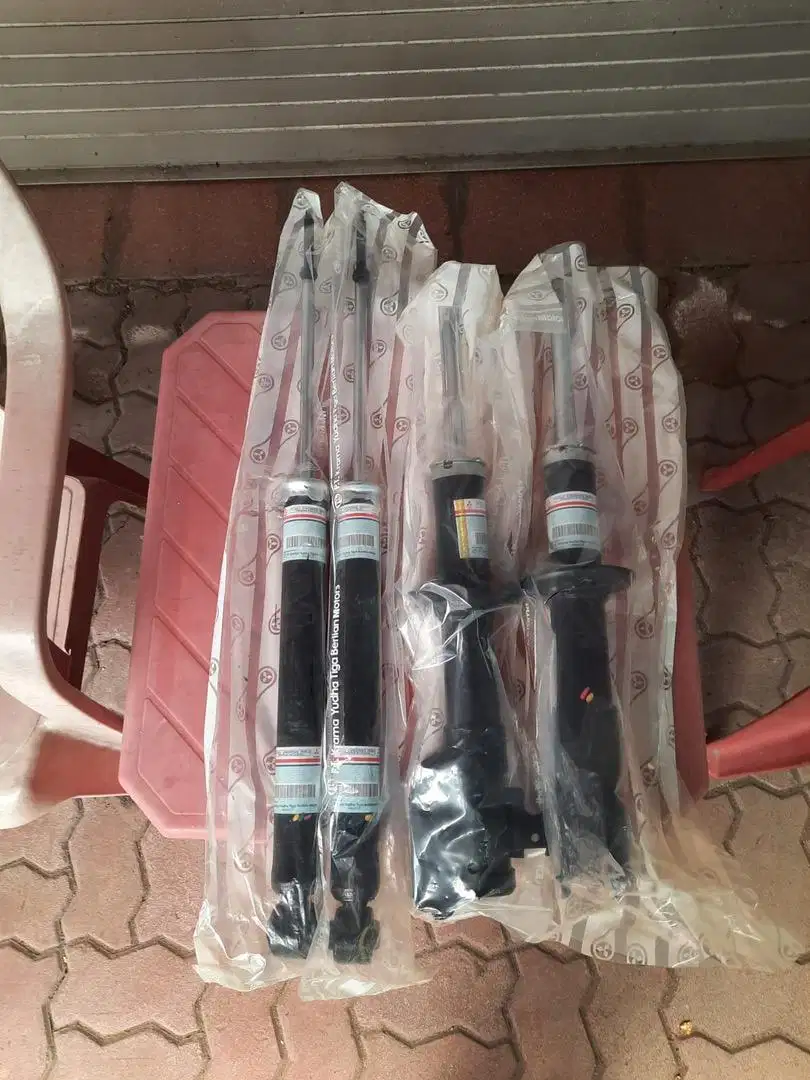 Shockbreaker Mitshubishi Mirage Baru