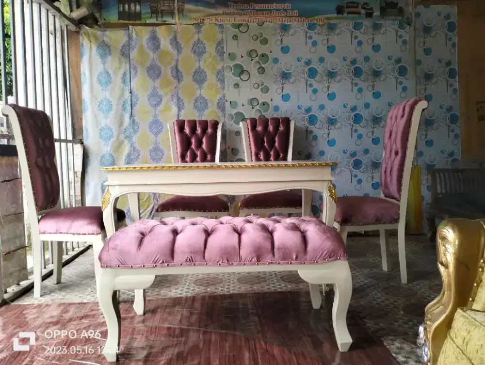 Meja makan minimalis mewah