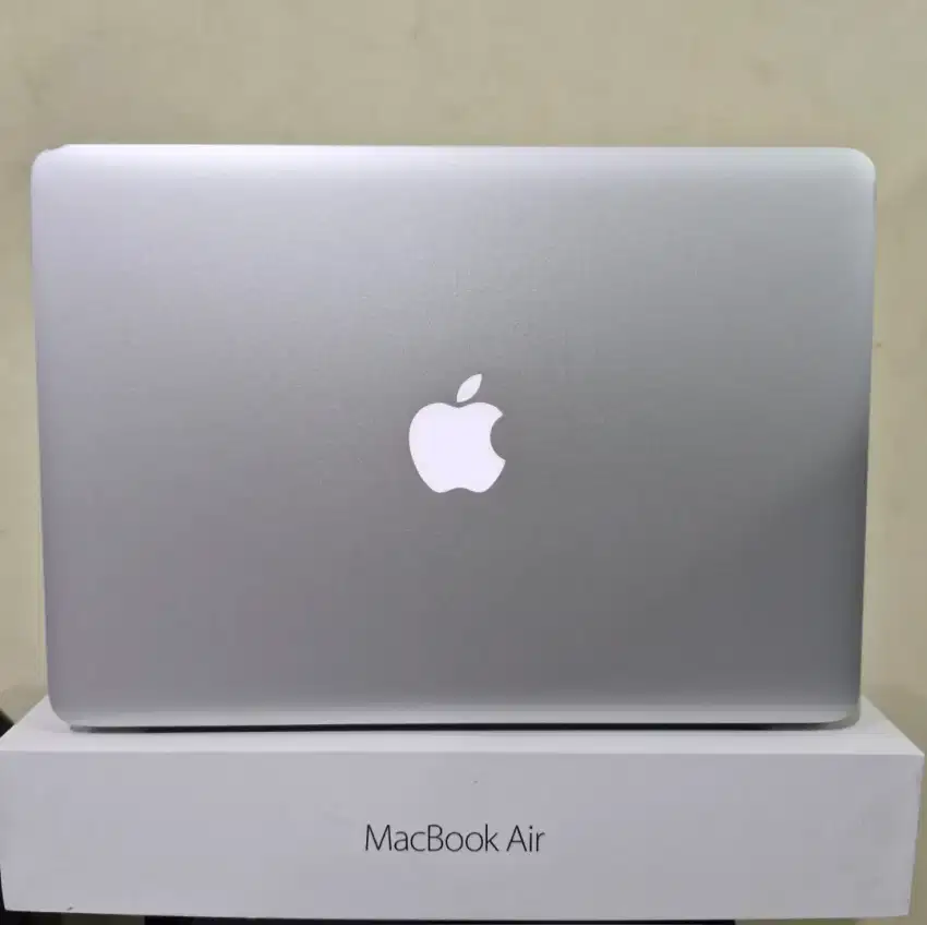 Macbook air 13 2017 core i5 8/128GB Ibox fullset