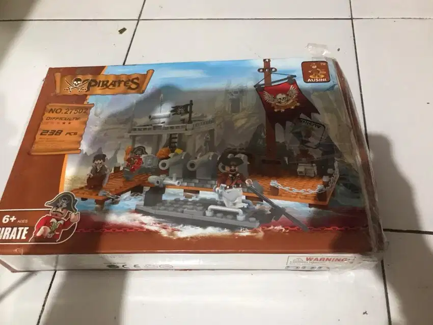 lego pirates 238 pcs