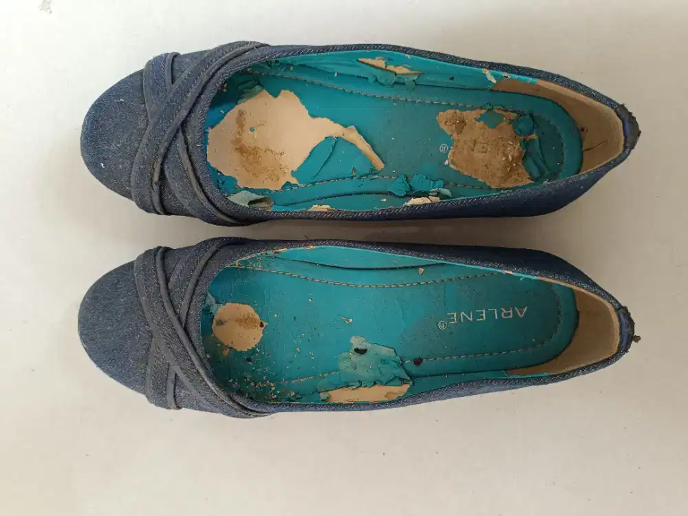 Sepatu jeans perempuan no 40 FREE