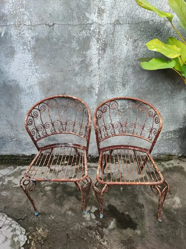 Sepasang Kursi Merak Vintage Dekorasi Gaya Retro