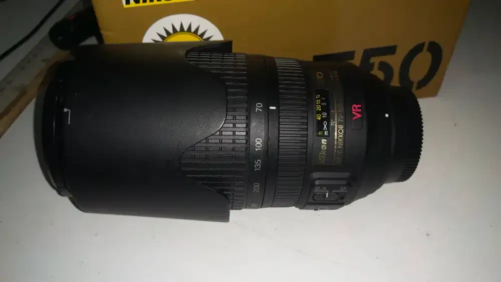 Jual lensa nikkor 70-300mm