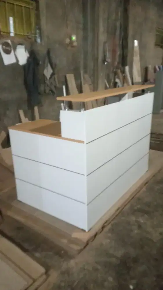 Meja kasir L Dwi furniture