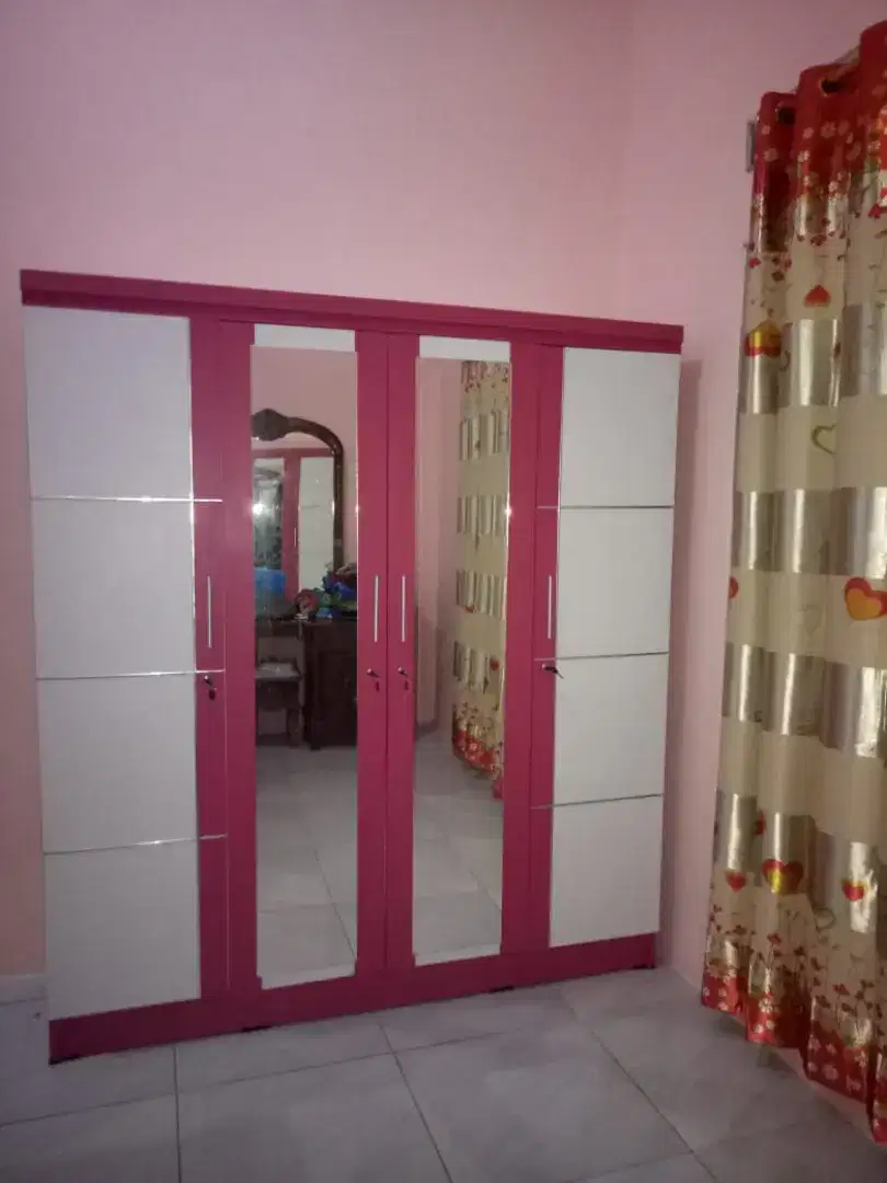 Lemari 4 pintu Dwi Furniture