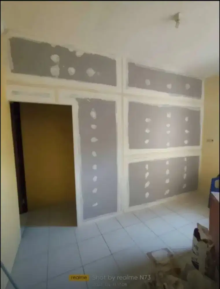 Spesialist dekorasi plafon gypsum ahlinya pasang partisi