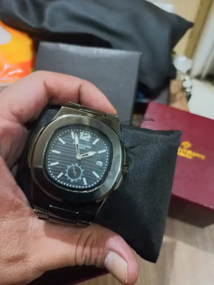 Jam patek philippe outlet bekas