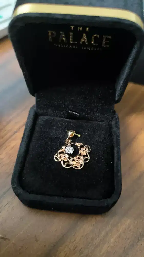 Terima jual beli emas dan berlian dengan harga tinggi bisa  cod