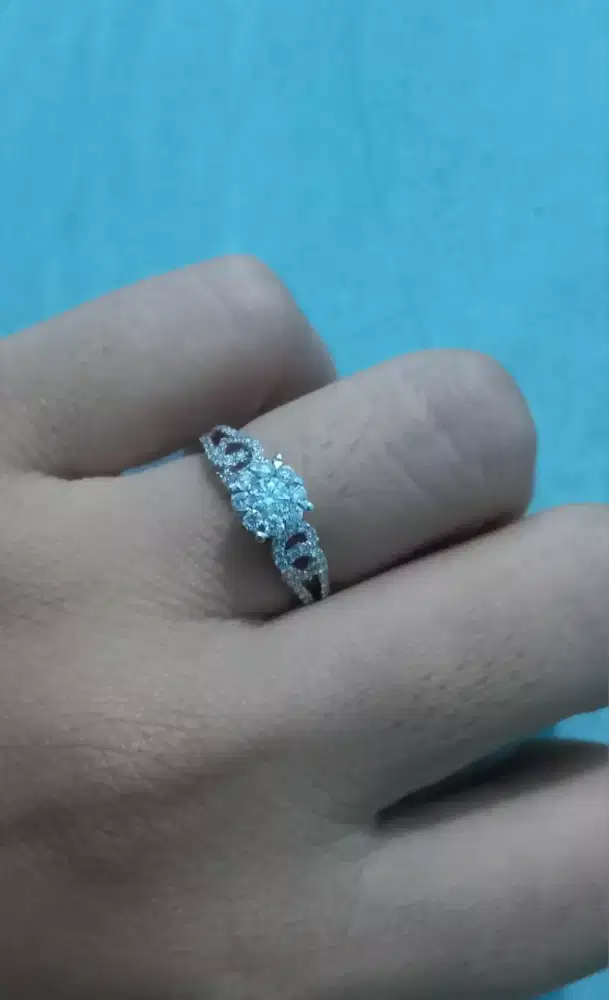 Terima jual beli emas dan berlian dengan harga tinggi bisa cod