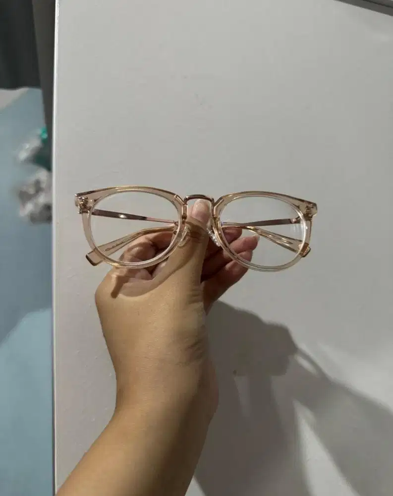 SATURDAYS Logan Nude