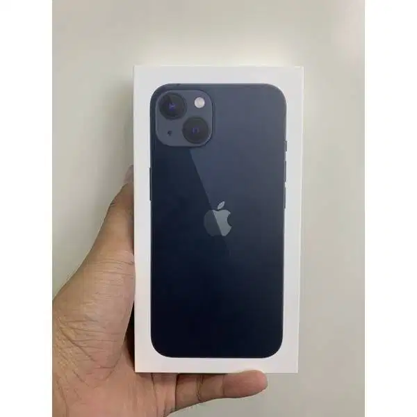 iPhone 13 128GB BNIB