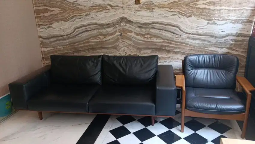 Sofa 2 seater saja