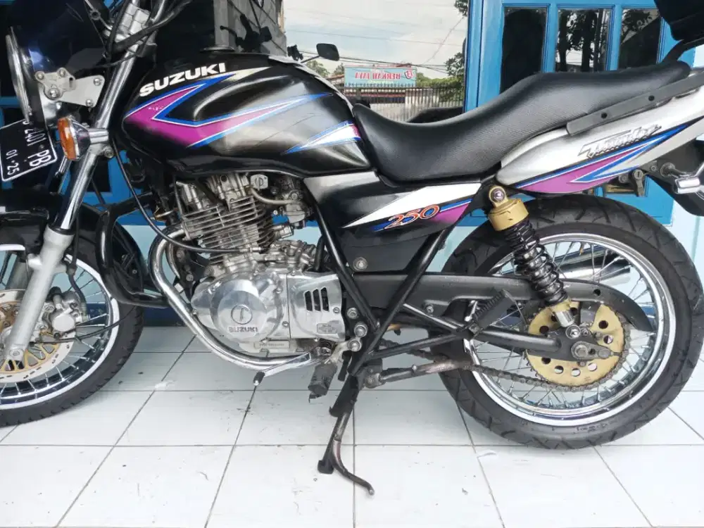 Suzuki Thunder  gsx 250, thn 2004