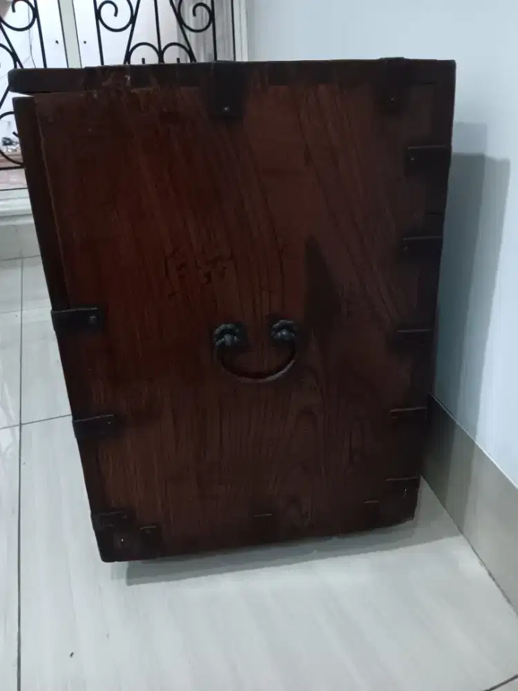 Peti antik dan tua kagak nyesel