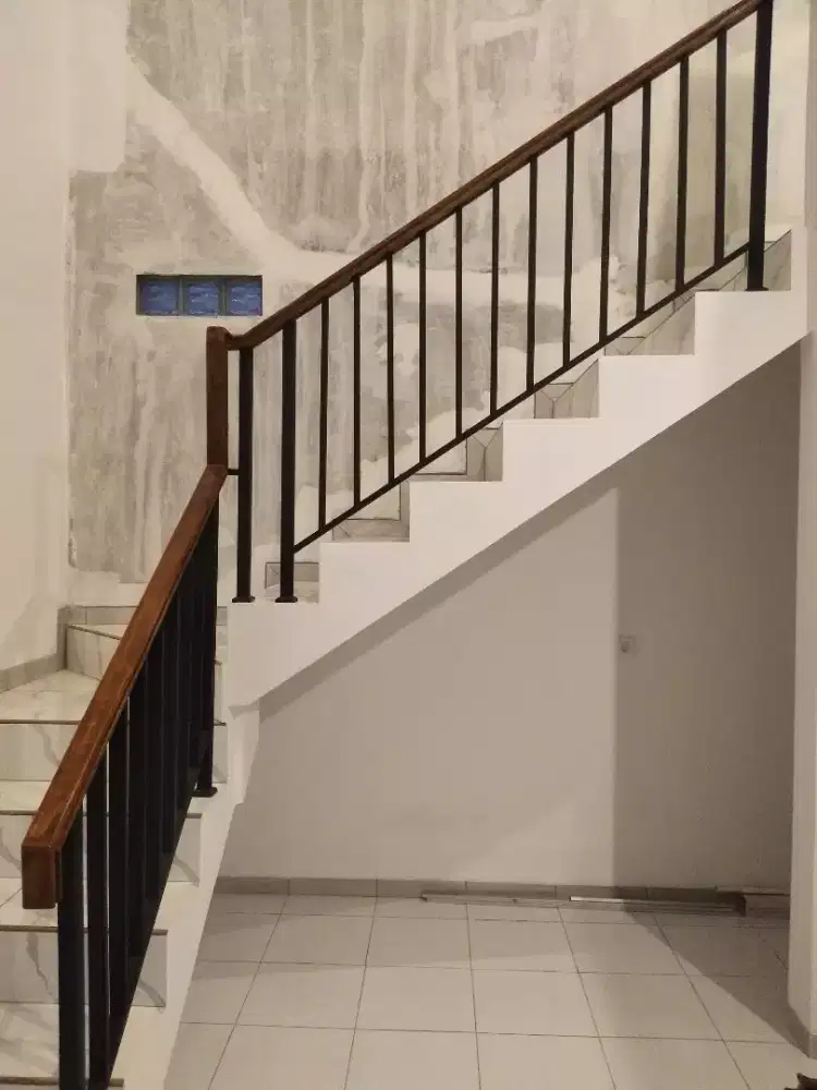 Railing tangga hand rail kayu minimalis