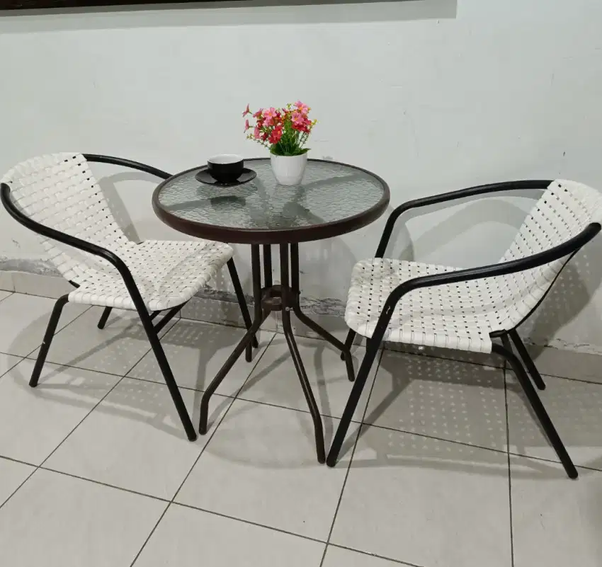 1 set meja kafe