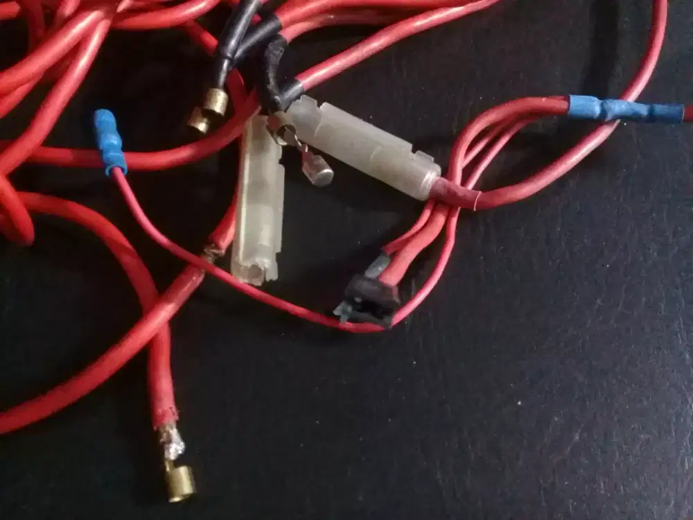 Kabel instalasi audio mobil