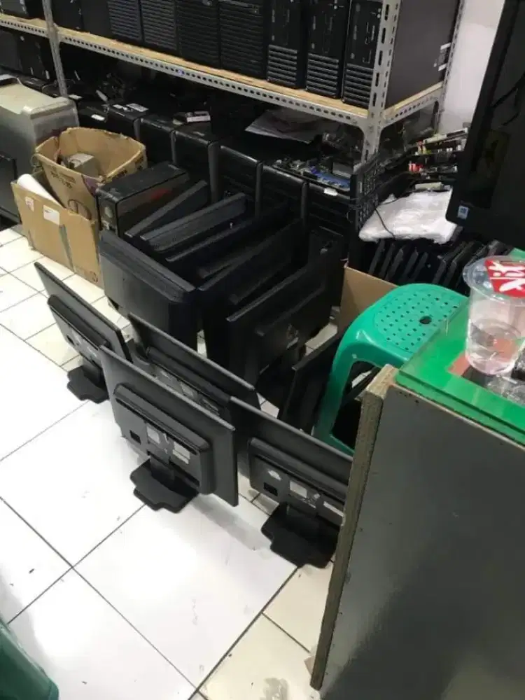 Menerima Komputer Bekas kantor