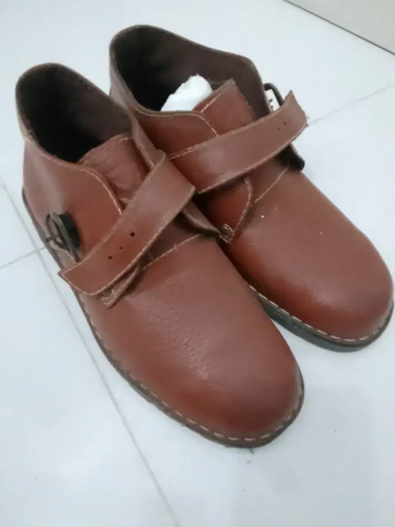 Sepatu Pria Kerja Harian